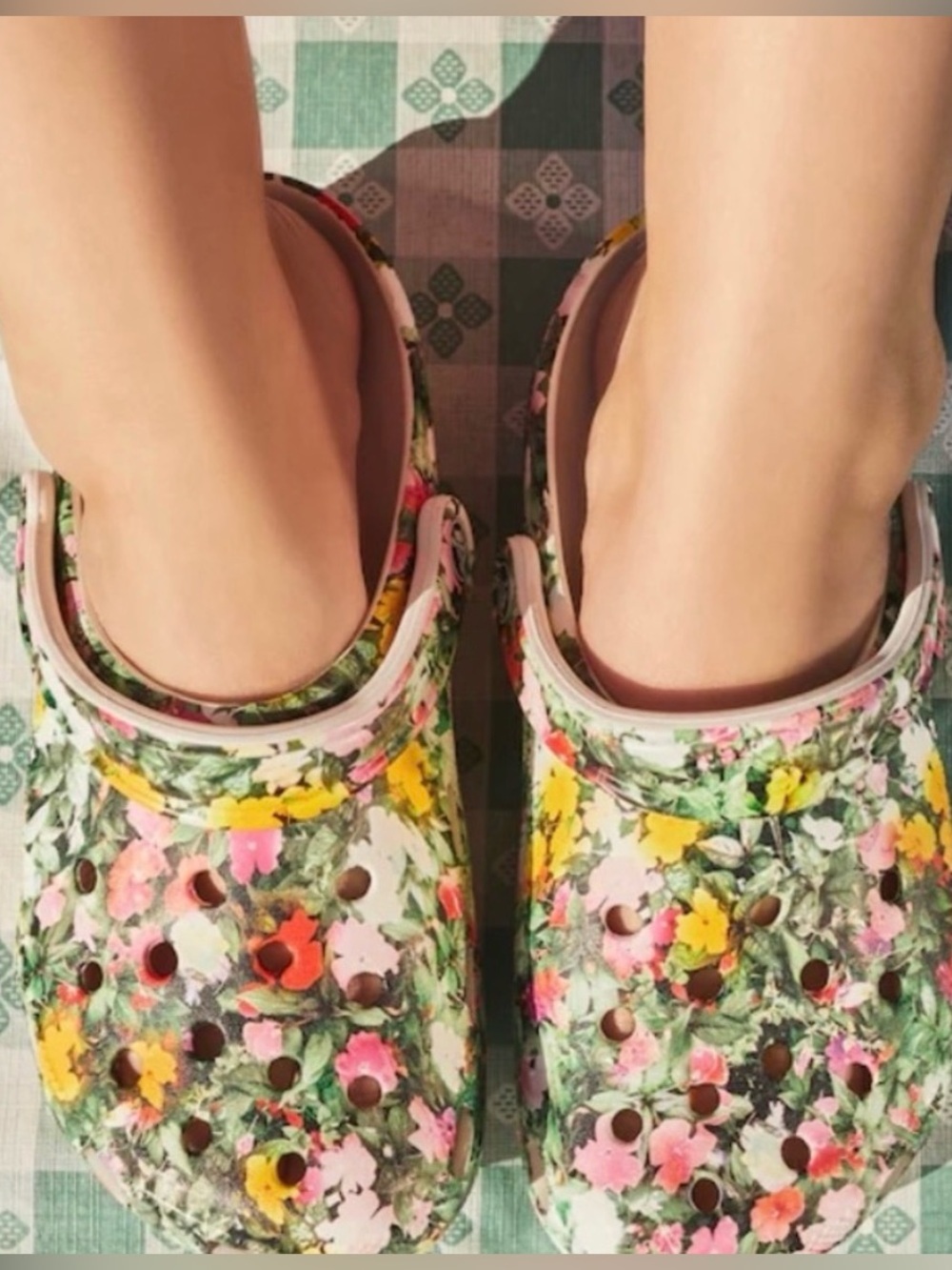 🌿CROCS CLASSIC CLOG GREEN FLORAL